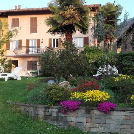 Giardino Appartement Porto Valtravaglia Buitenkant foto