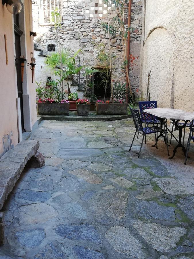 Giardino Appartement Porto Valtravaglia Buitenkant foto